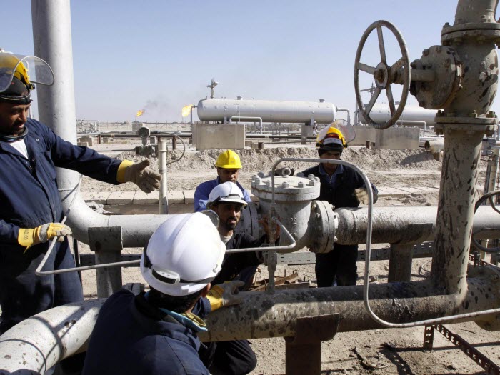  أسعار النفط تتراجع وسط ارتفاع مخزونات الخام الأمريكية